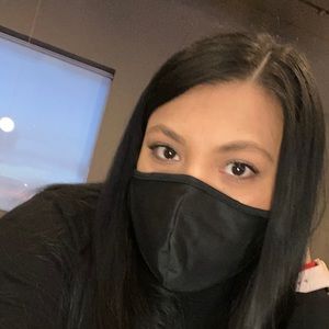 Meet your Posher, Yesenia